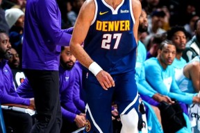 开云官方APP安装包关于穆雷迎来五赛季出色发挥，MAD观众热烈欢呼！的信息